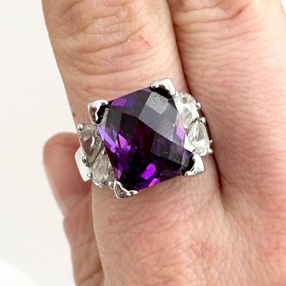 Vintage Jewelry - Purple Cubic Zirconia Sterling Silver Multi Gemstone Vintage Ring - sz 9